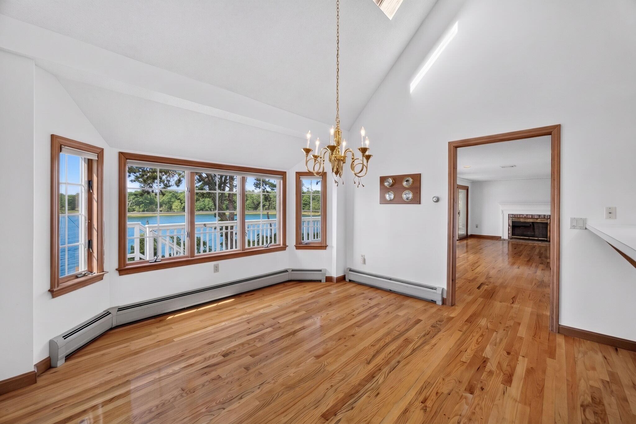 93 Cove Road