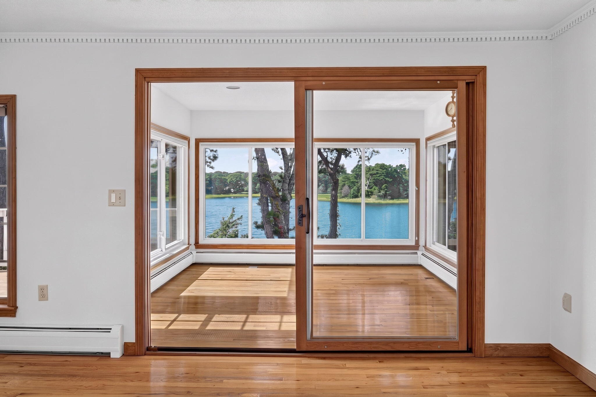 93 Cove Road