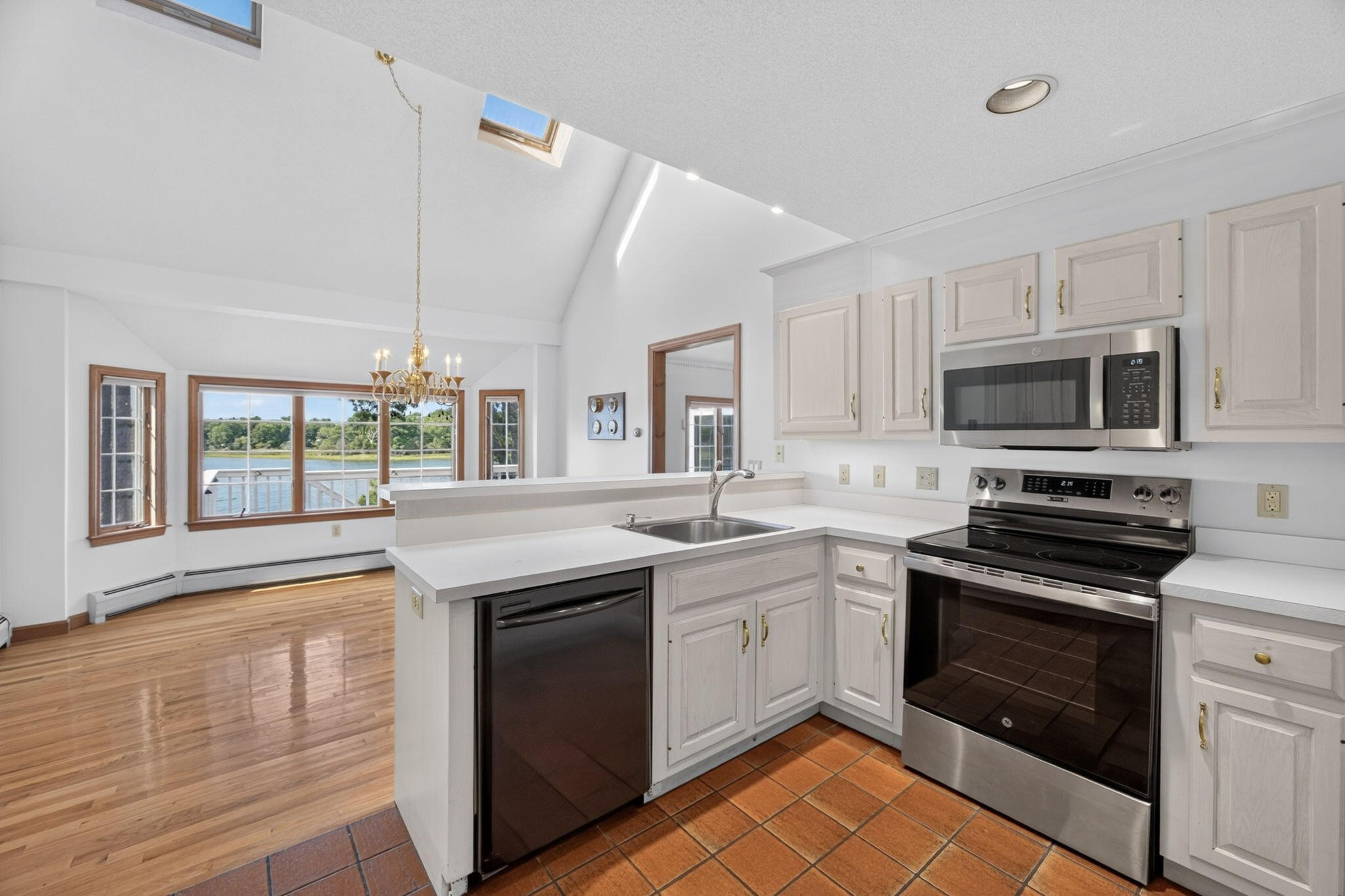 93 Cove Road