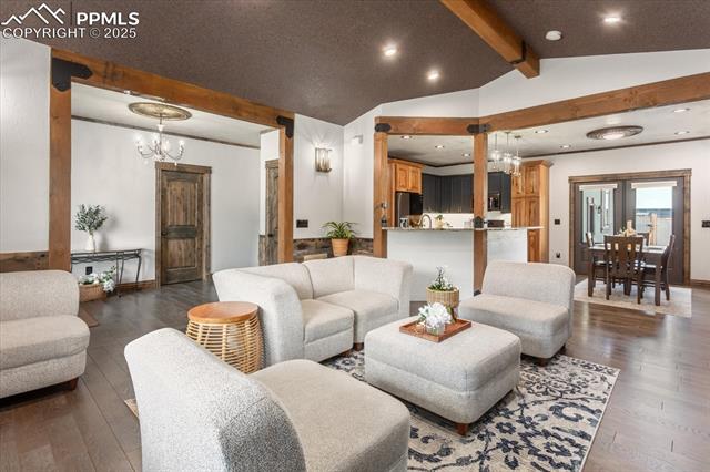 1124 E Poncha Avenue