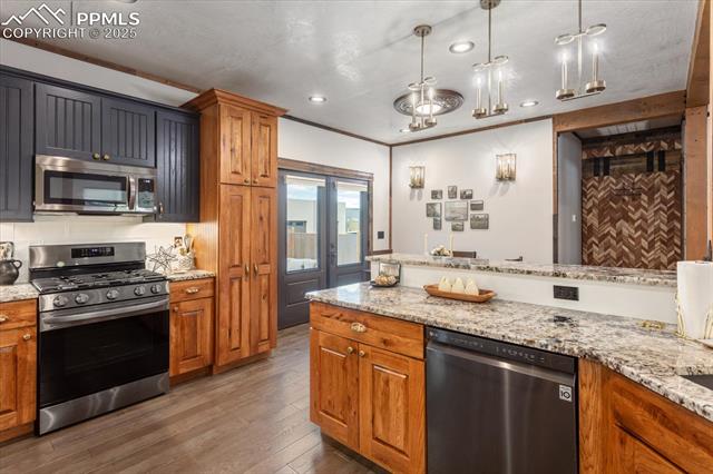 1124 E Poncha Avenue