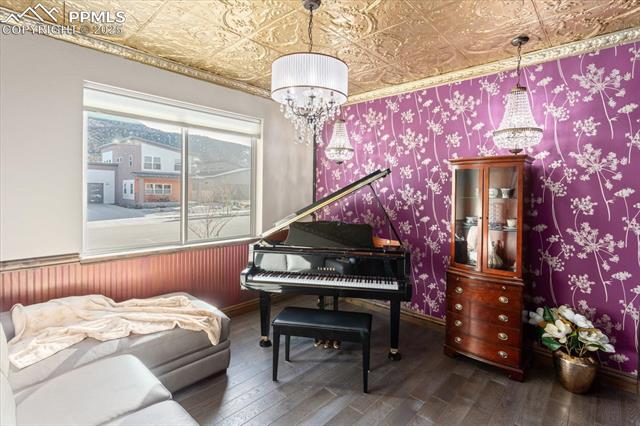 1124 E Poncha Avenue