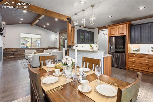 1124 E Poncha Avenue