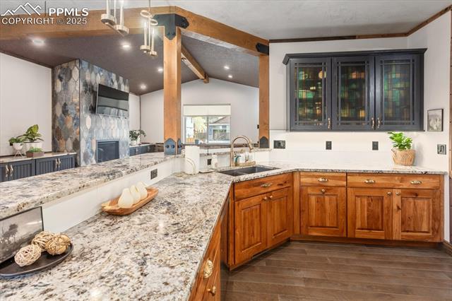 1124 E Poncha Avenue