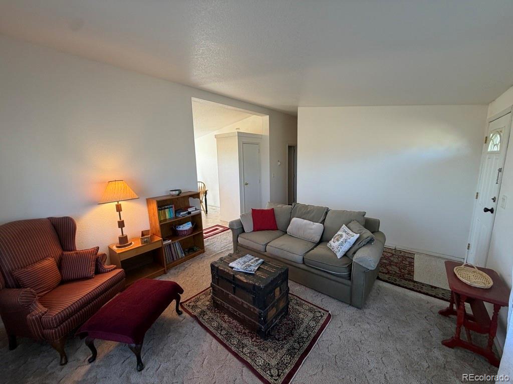 386 Angus Circle