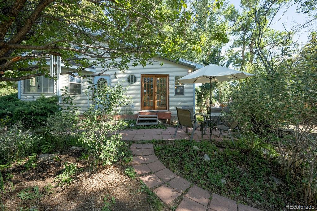 319 W Arkansas Street