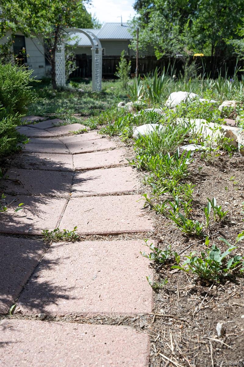 319 W Arkansas Street