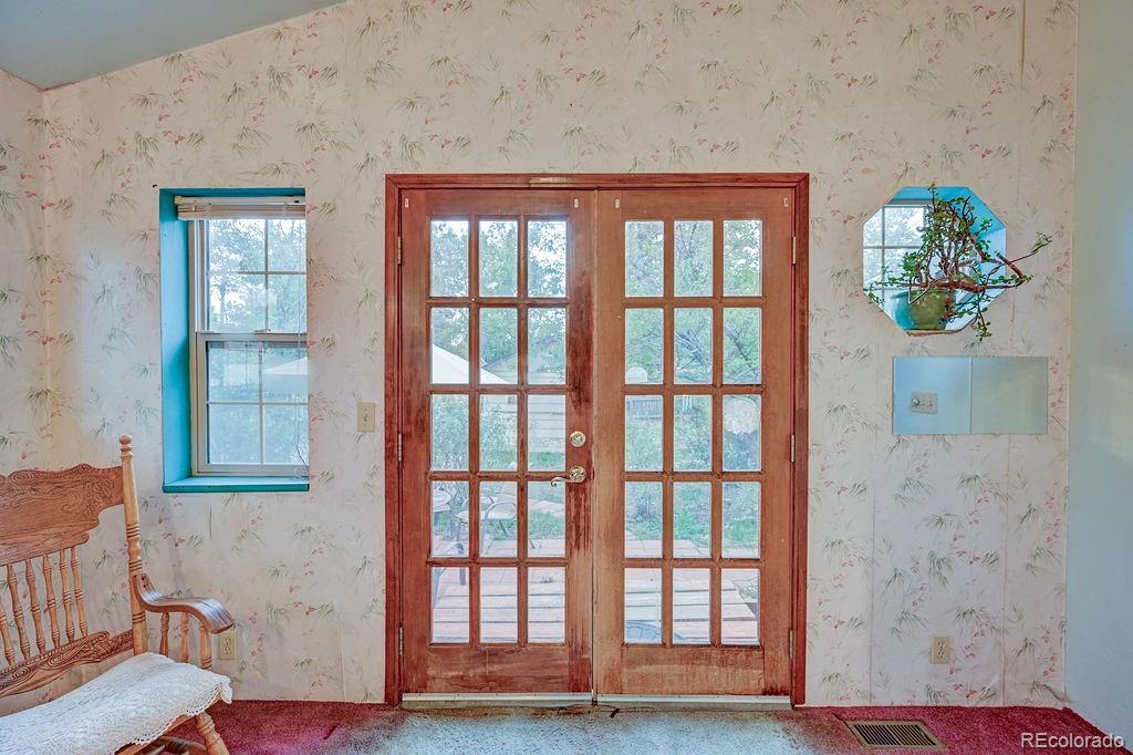 319 W Arkansas Street