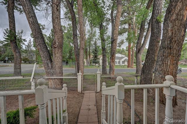 319 W Arkansas Street