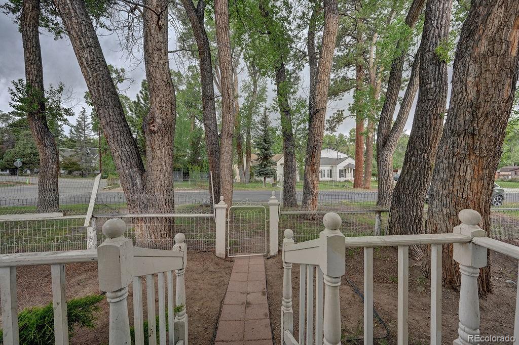 319 W Arkansas Street