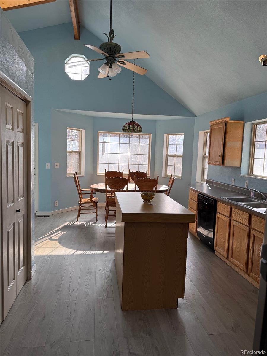 319 W Arkansas Street