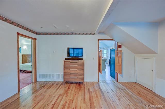 319 W Arkansas Street