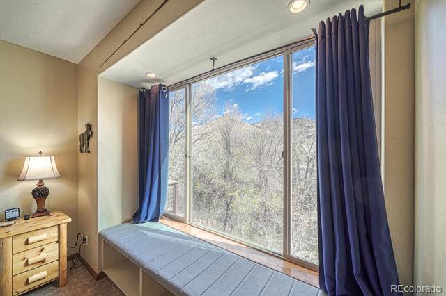 402 E Sackett Avenue Unit: G