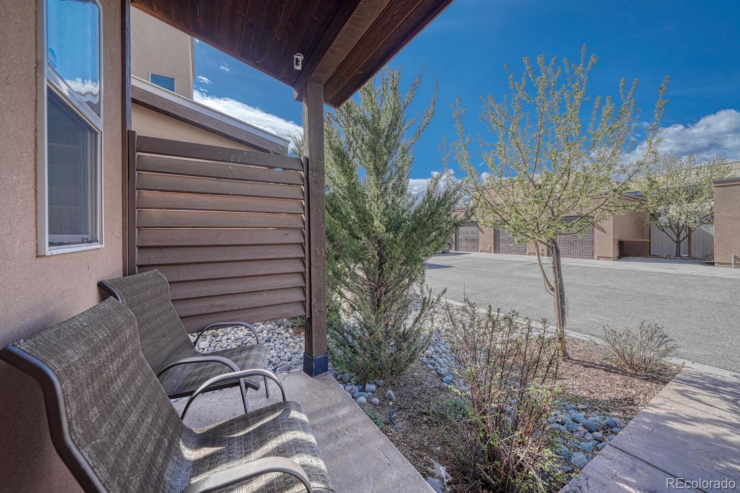 402 E Sackett Avenue Unit: G