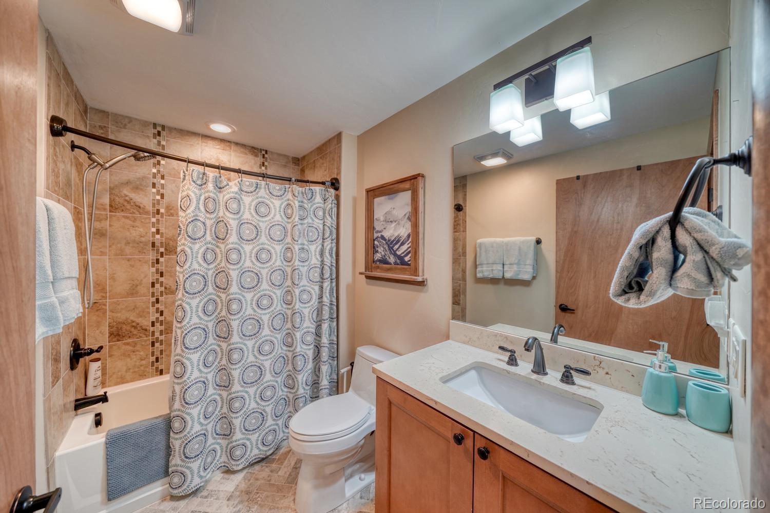 402 E Sackett Avenue Unit: G