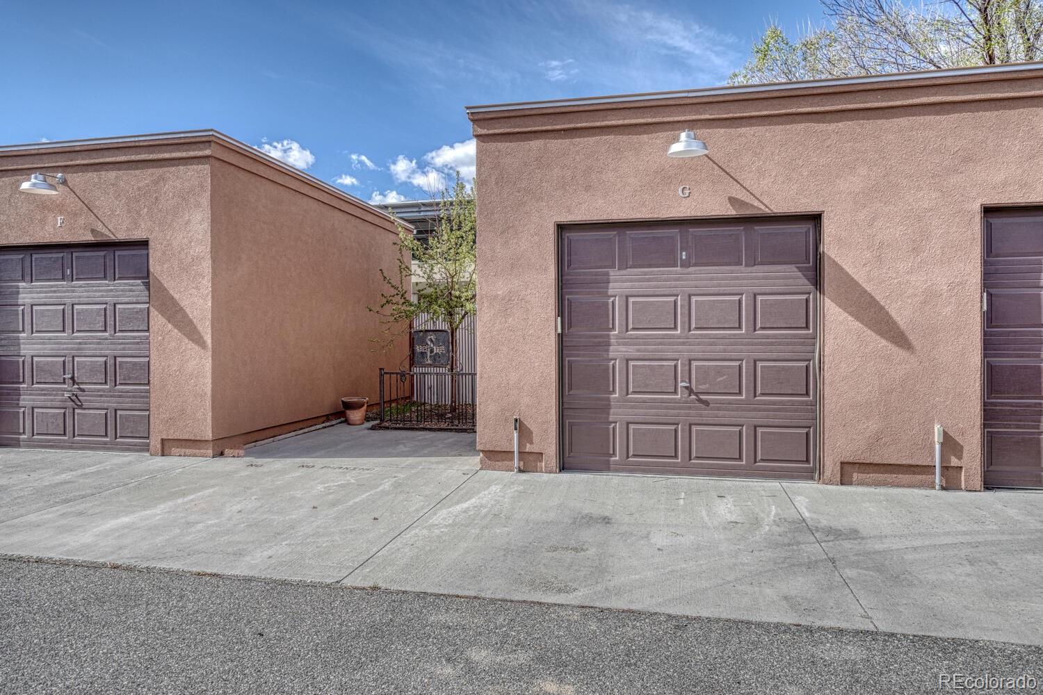 402 E Sackett Avenue Unit: G