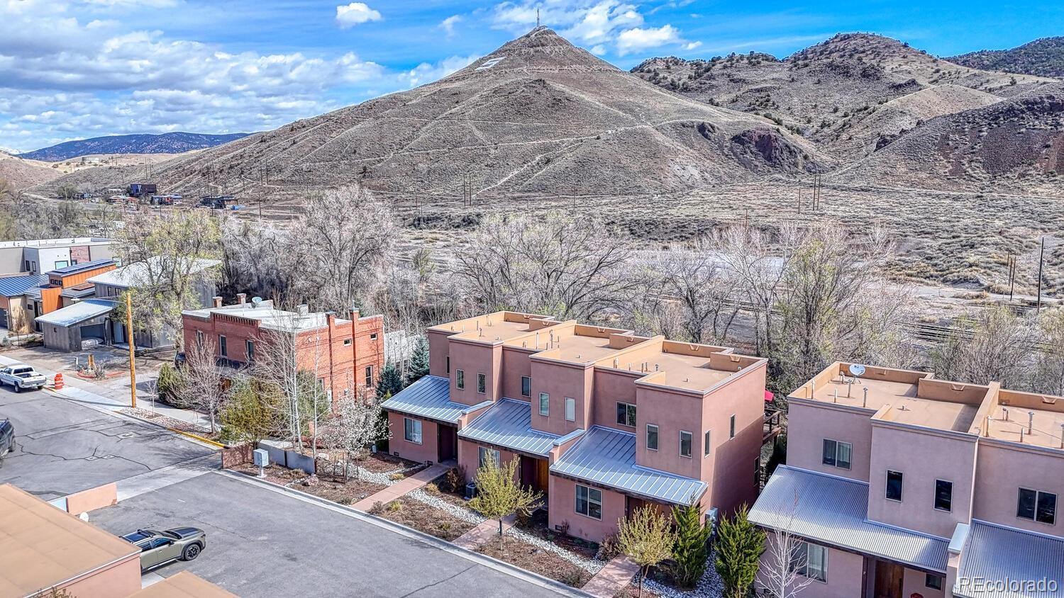402 E Sackett Avenue Unit: G