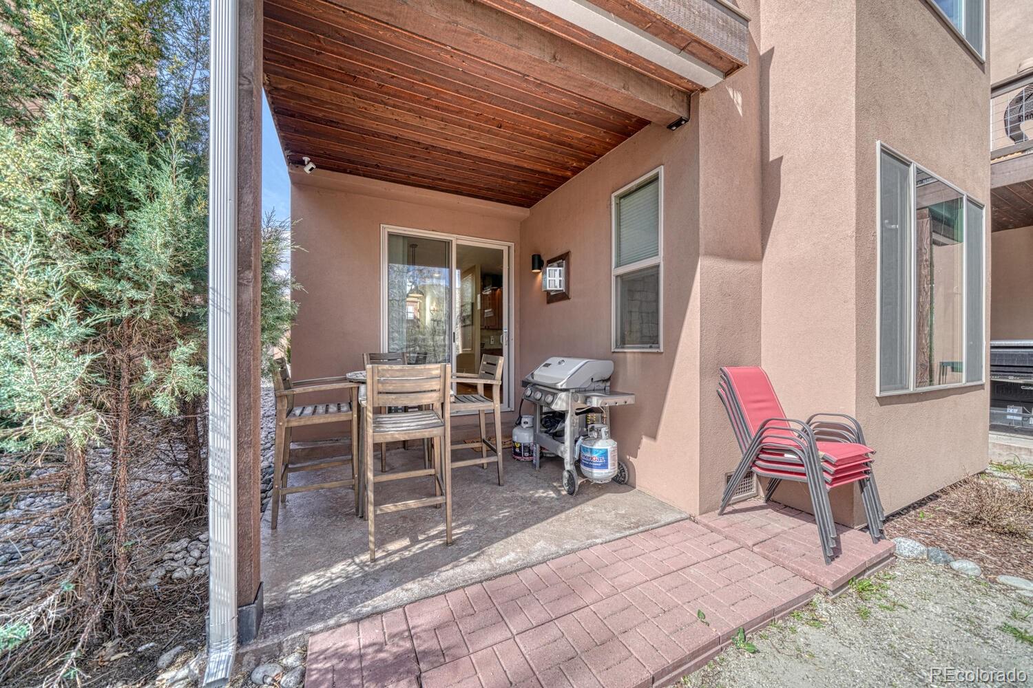 402 E Sackett Avenue Unit: G