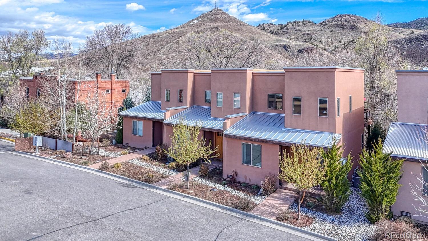 402 E Sackett Avenue Unit: G