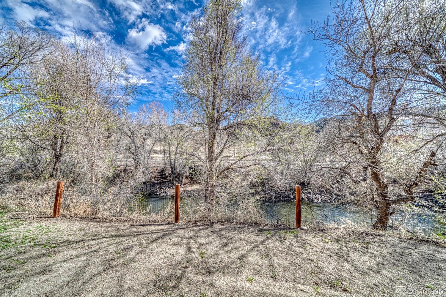 402 E Sackett Avenue Unit: G