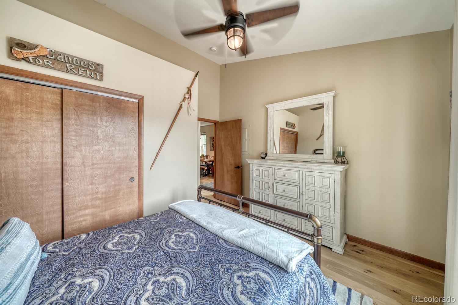 402 E Sackett Avenue Unit: G