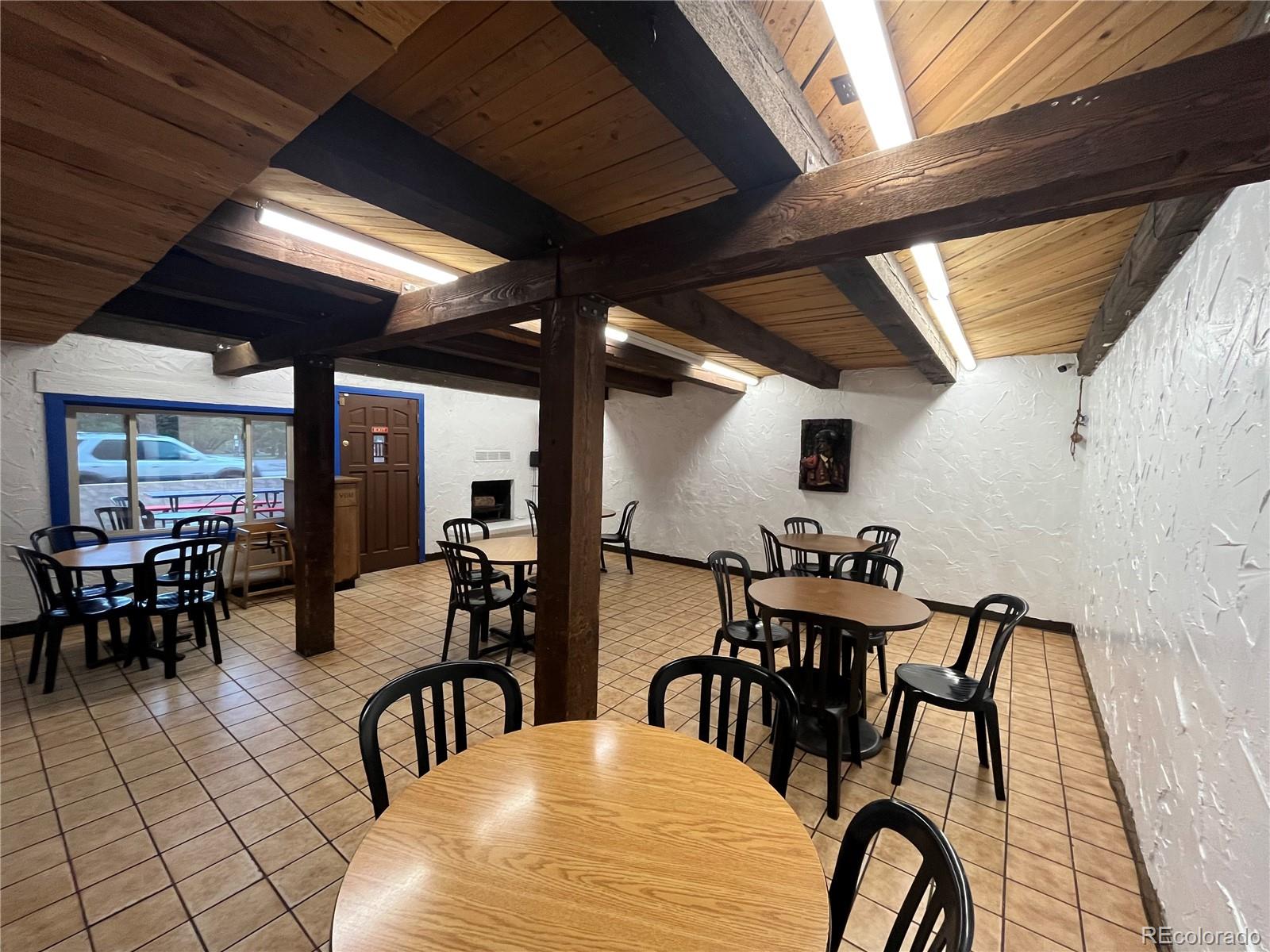 215 N US Highway 24