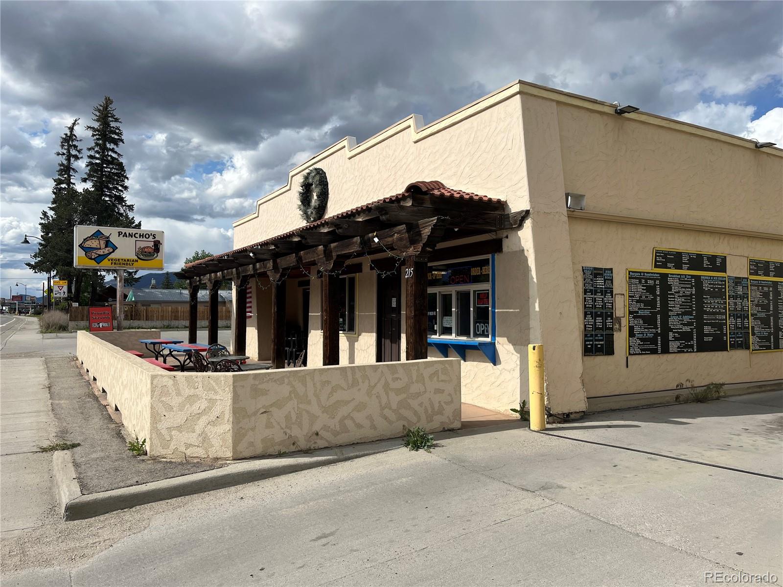 215 N US Highway 24