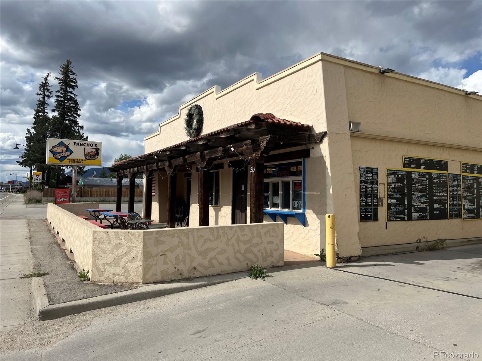 215 N US Highway 24