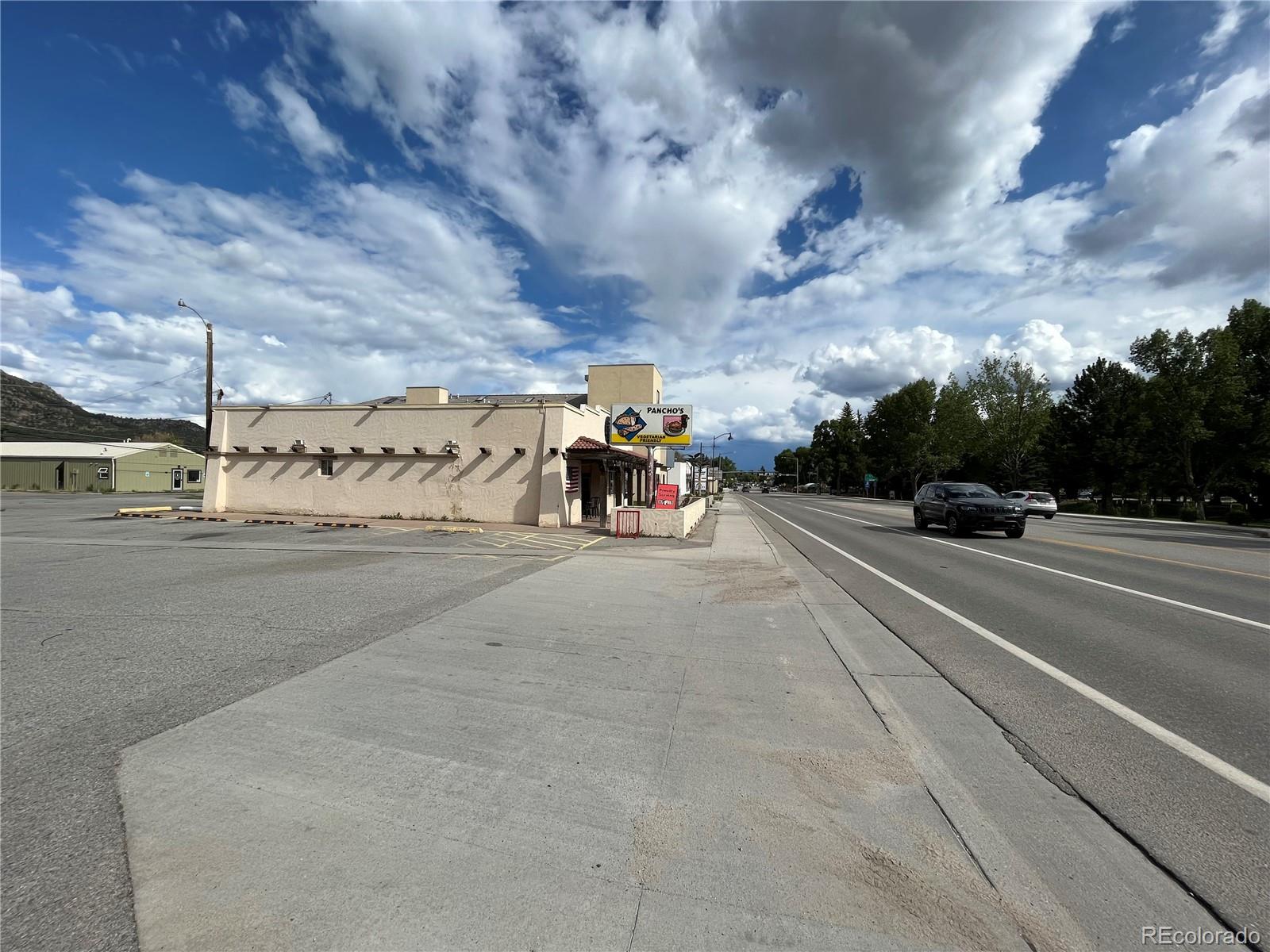 215 N US Highway 24