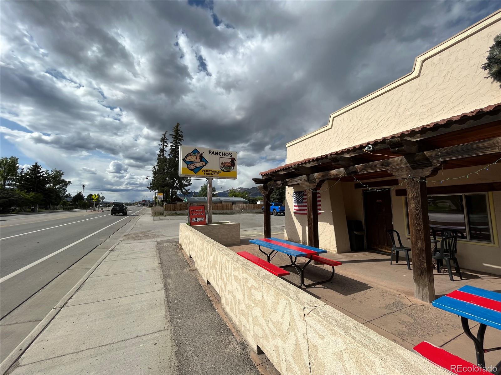 215 N US Highway 24