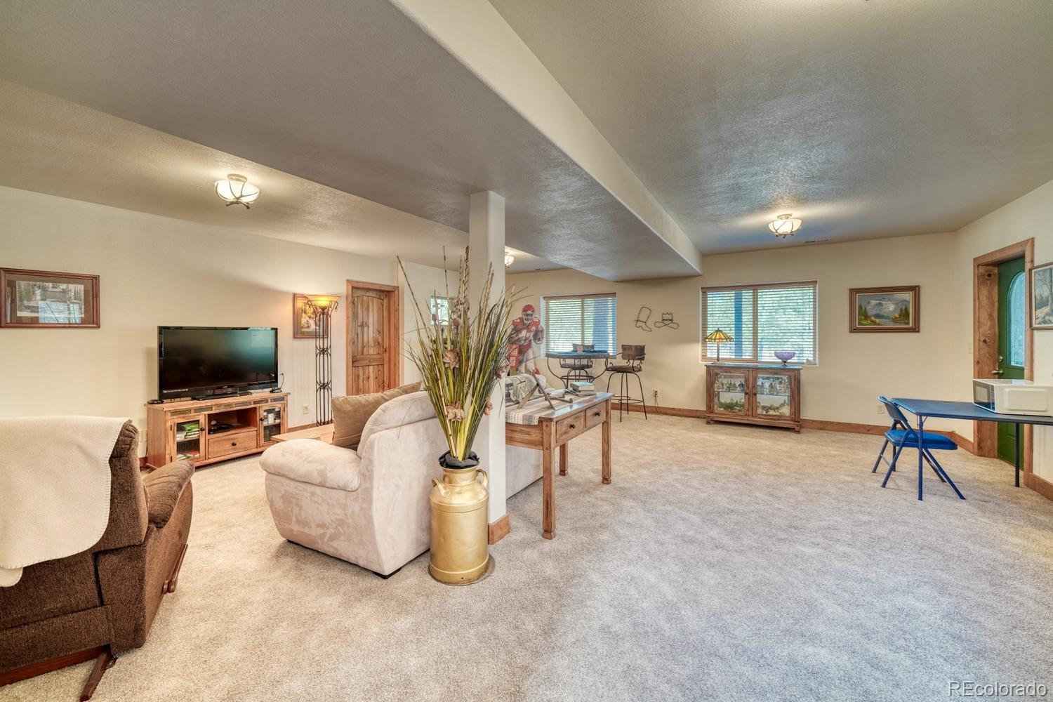 30800 West Ridge