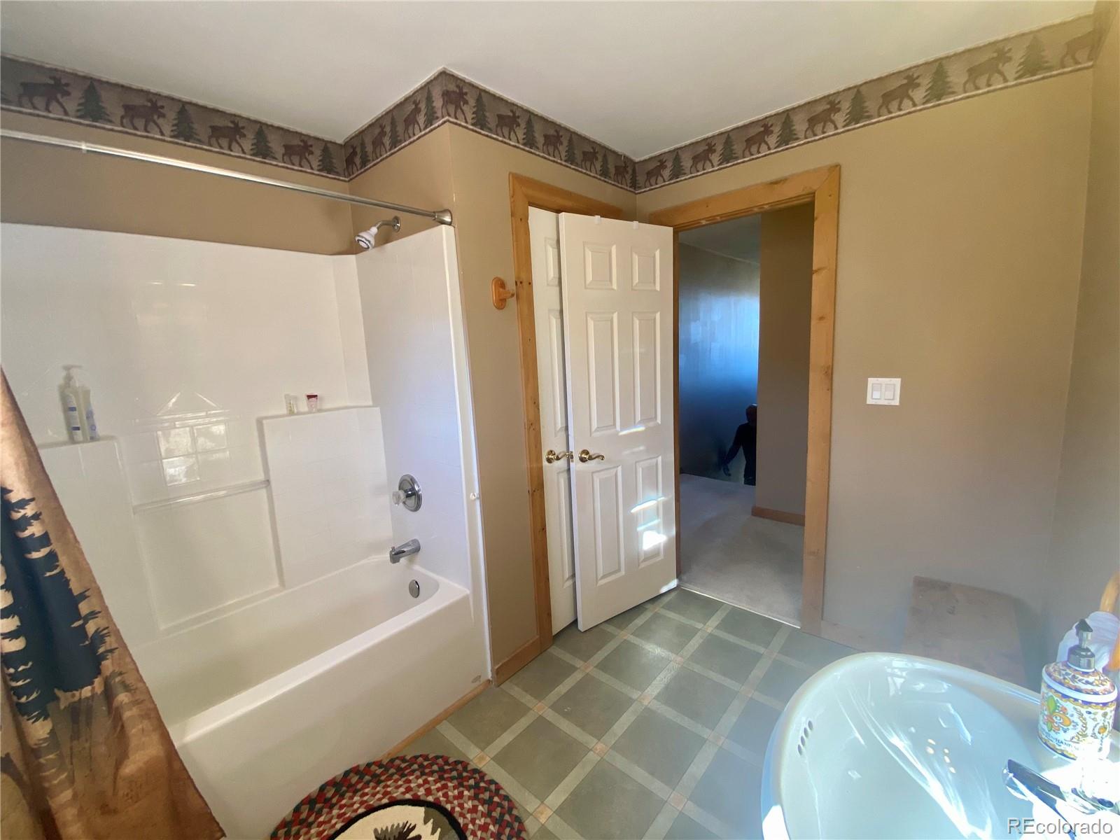215 Rhonda Road