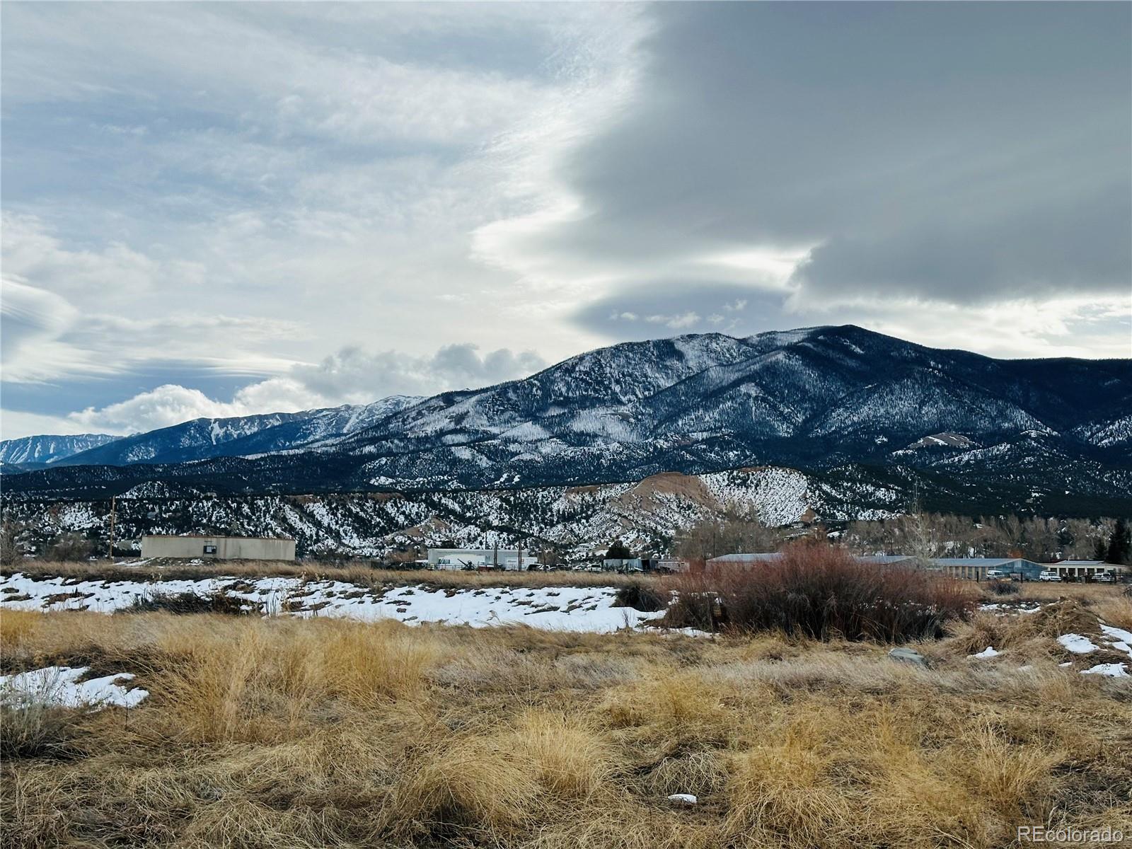 7690 Meadowlark Lane