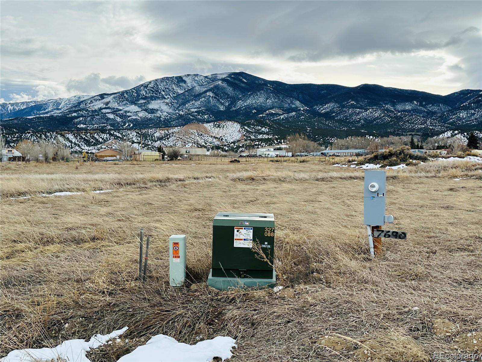 7690 Meadowlark Lane