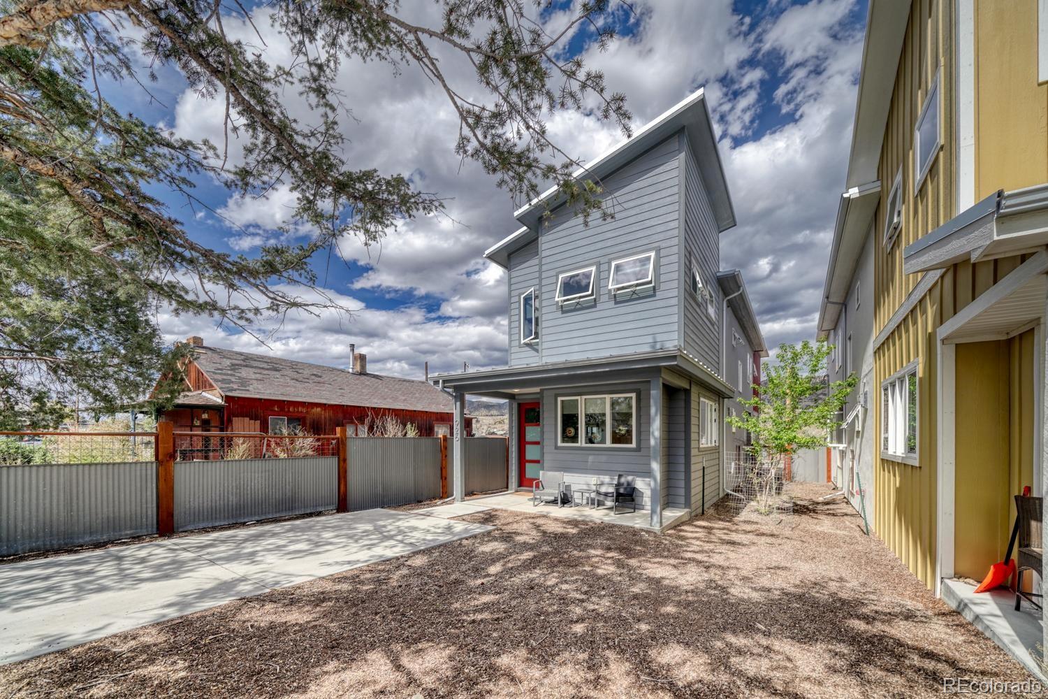 926 W Second Street