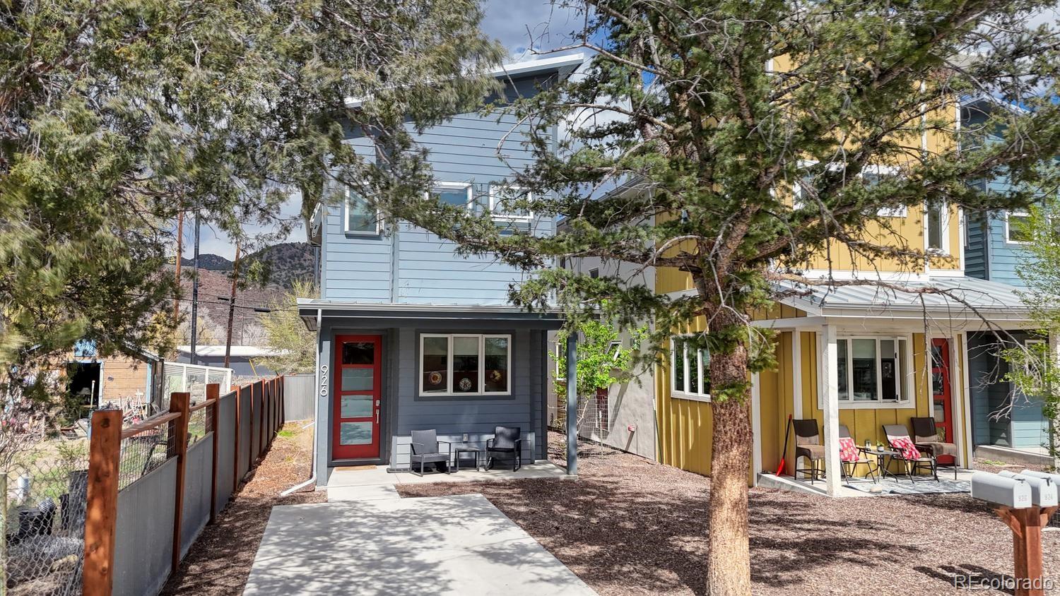 926 W Second Street