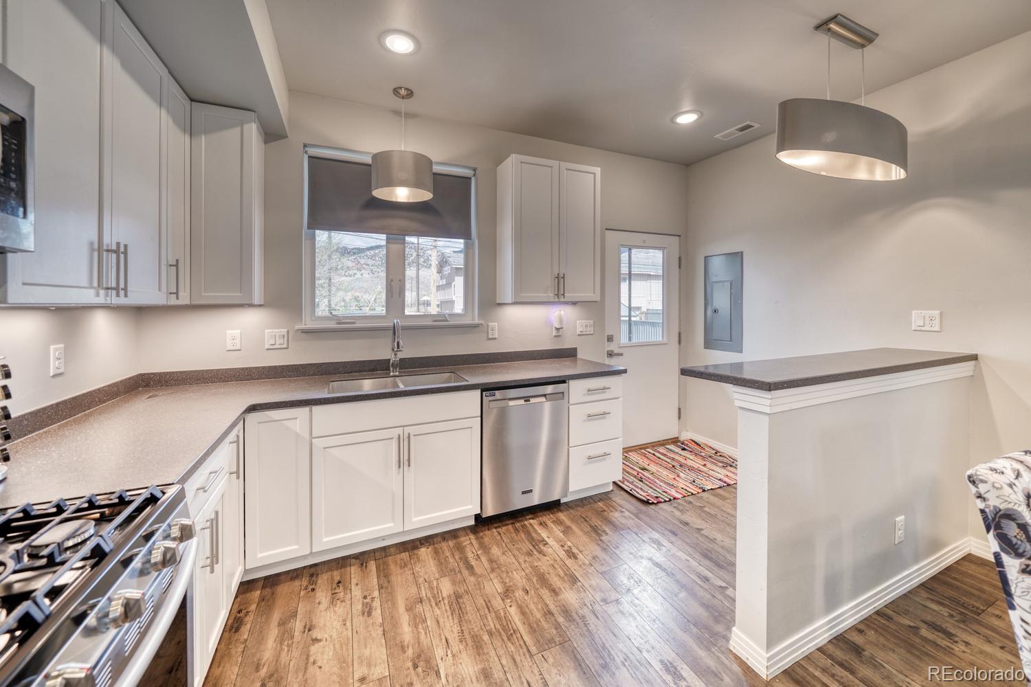 926 W Second Street