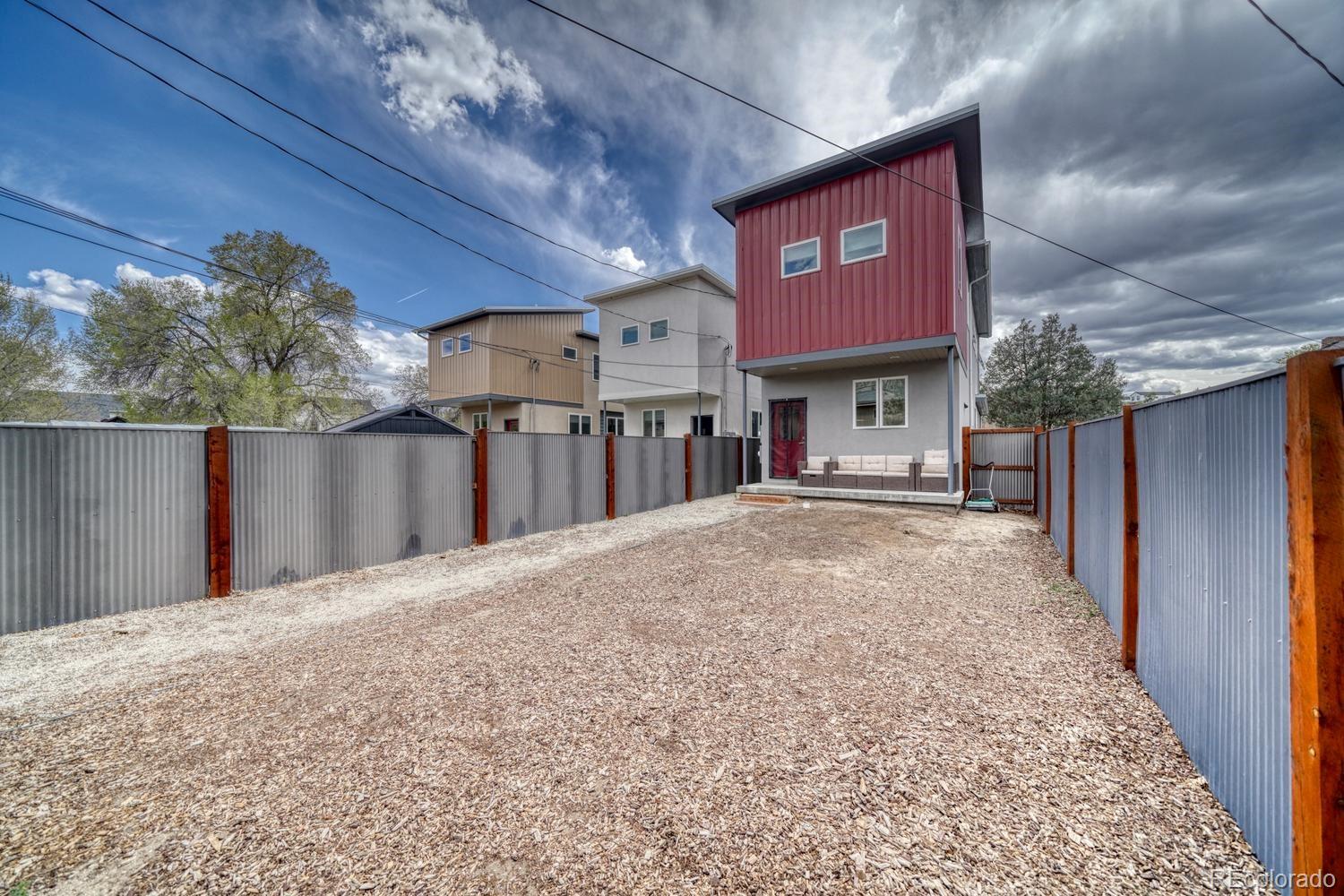 926 W Second Street