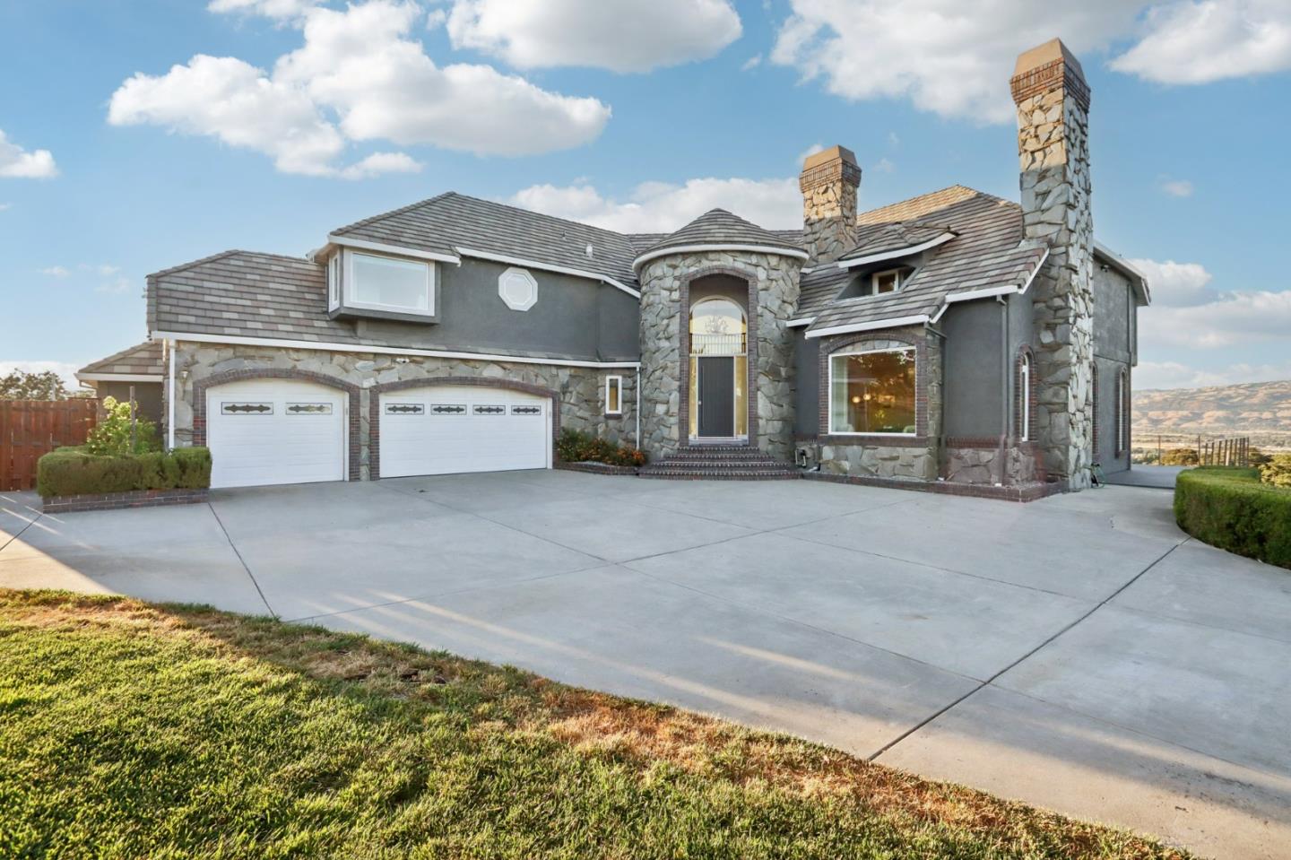 1915 Hayes LN