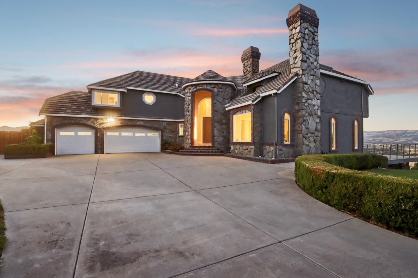 1915 Hayes LN