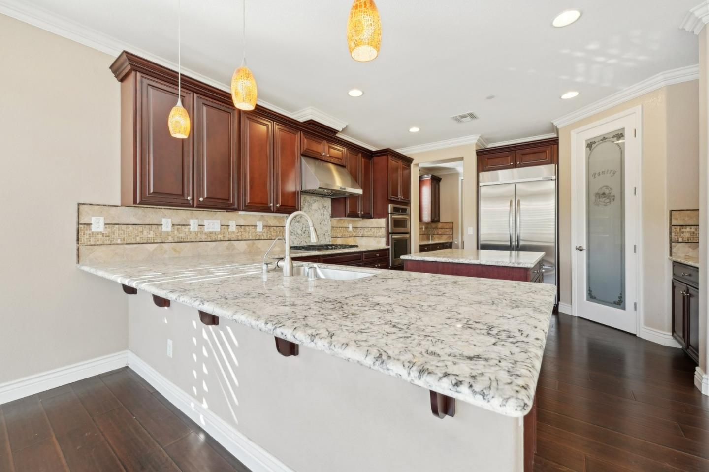 17450 Shelton WAY