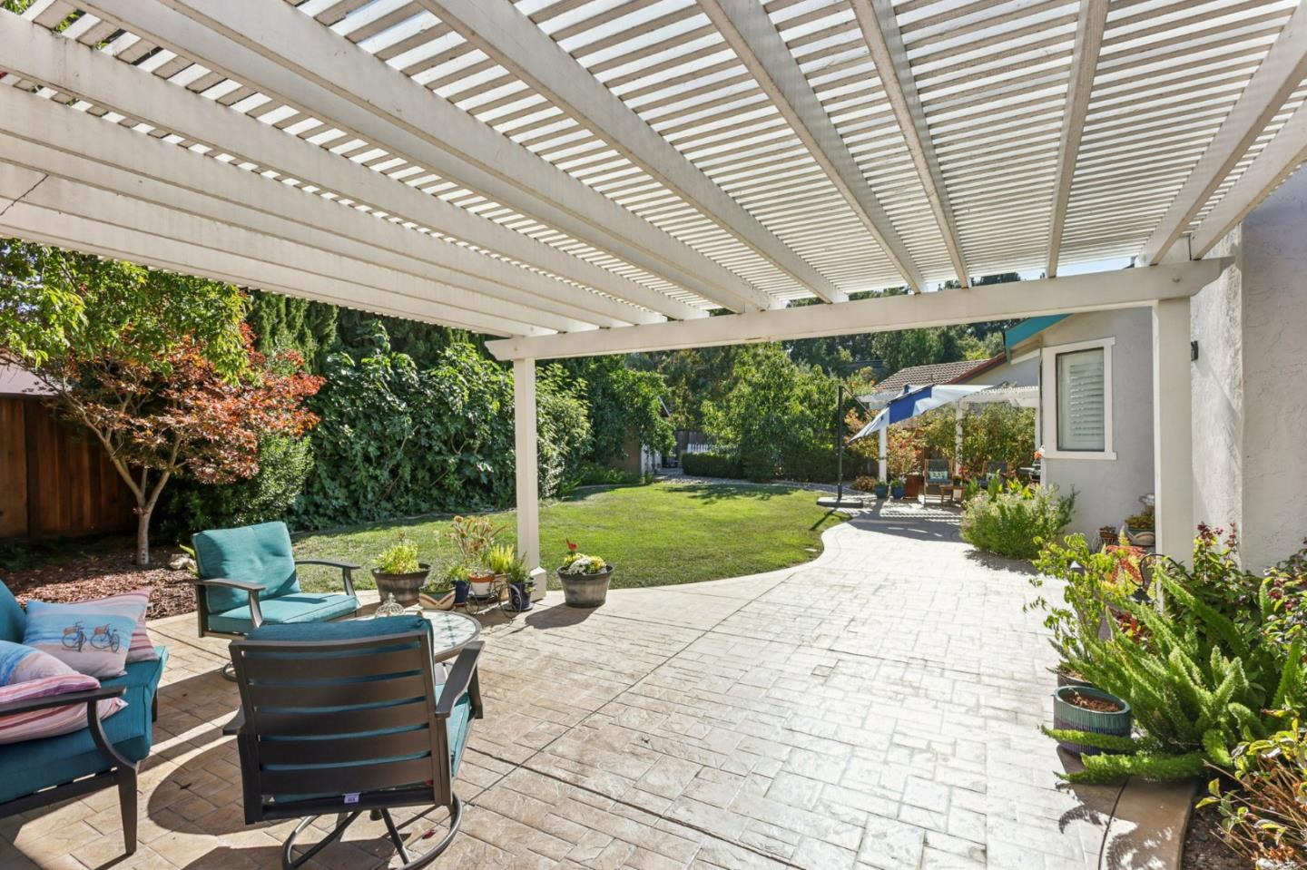 1554 Gilbert Place