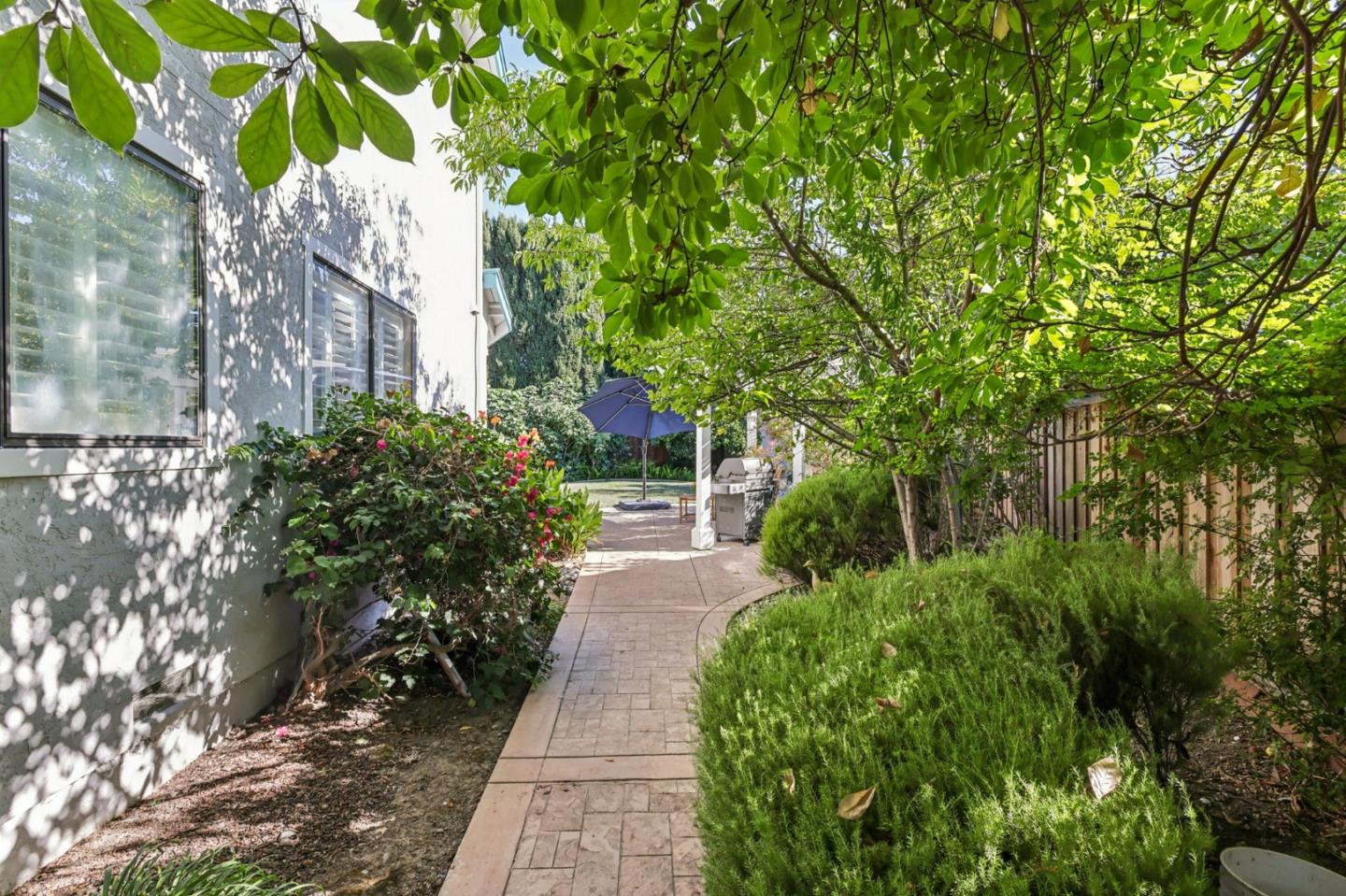 1554 Gilbert Place
