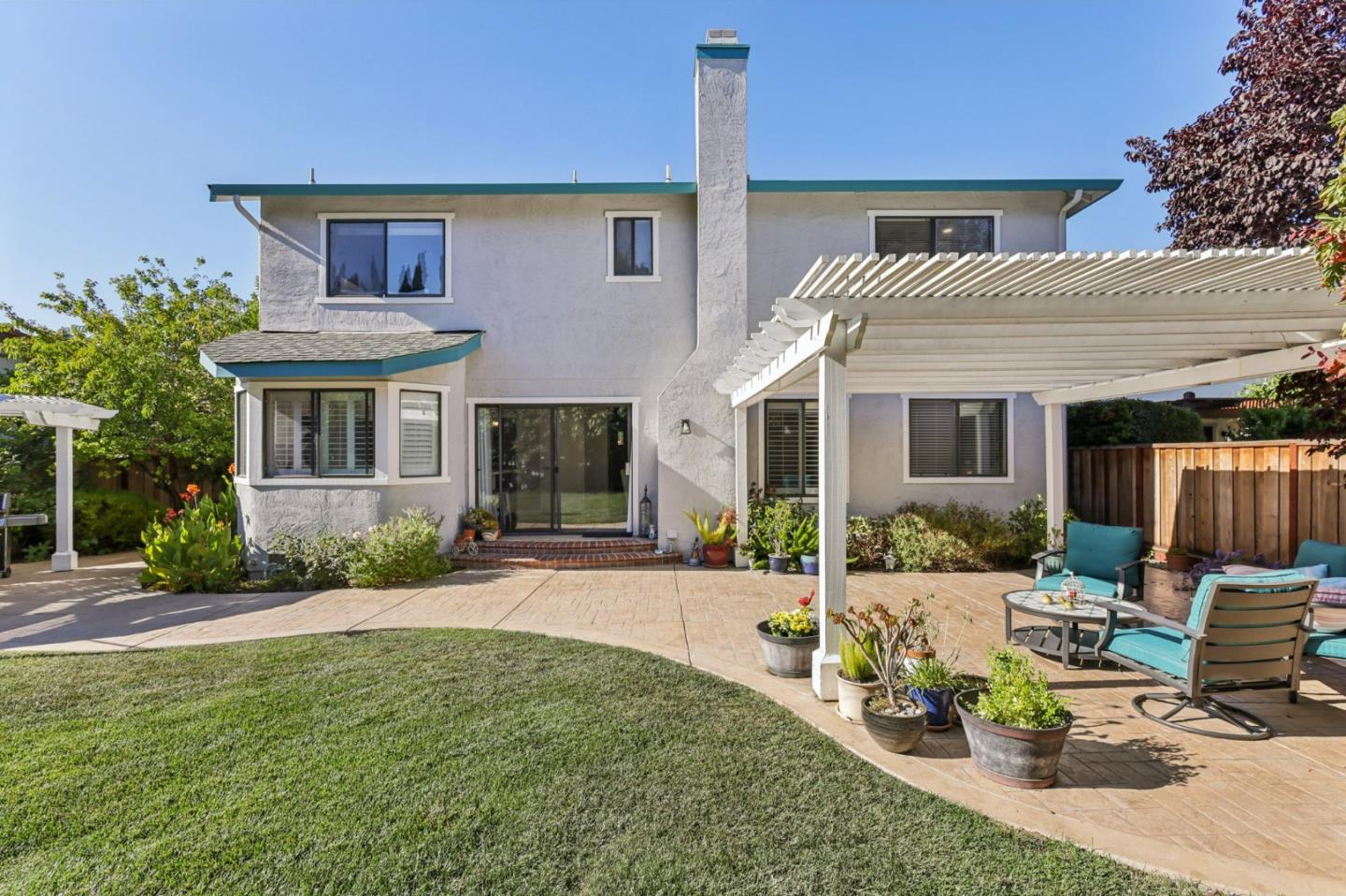 1554 Gilbert Place