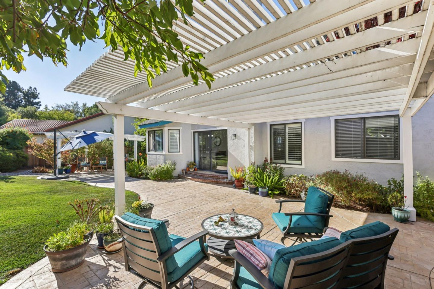 1554 Gilbert Place