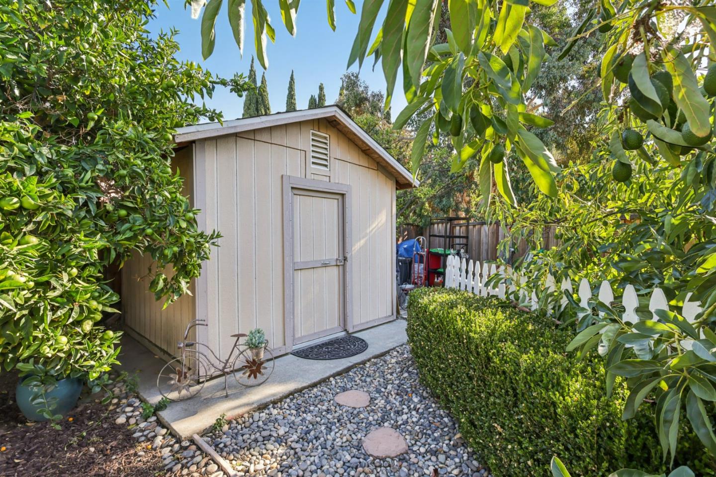 1554 Gilbert Place