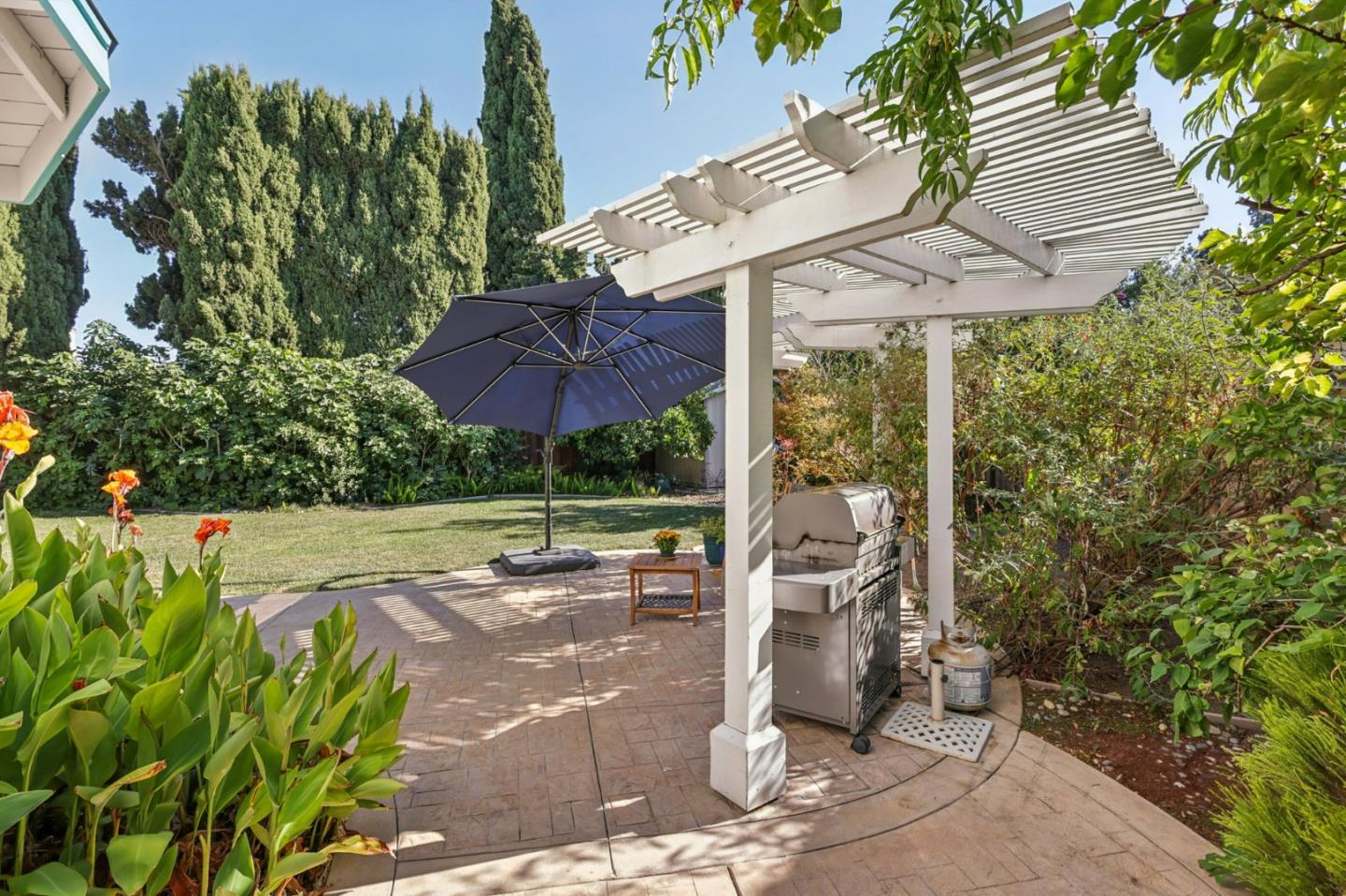 1554 Gilbert Place