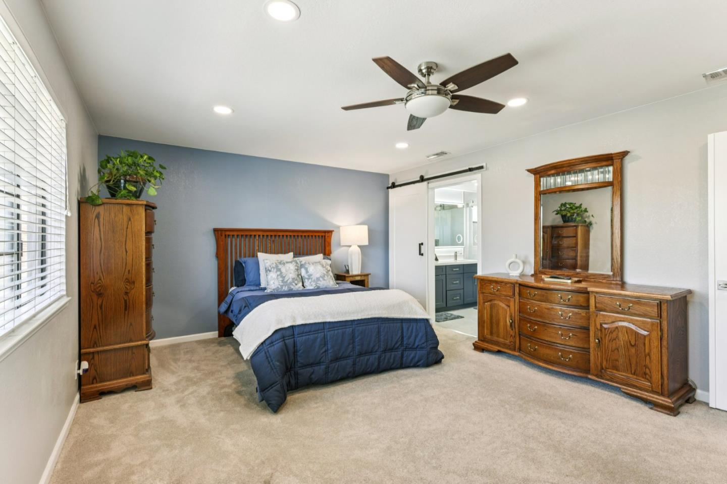1554 Gilbert Place