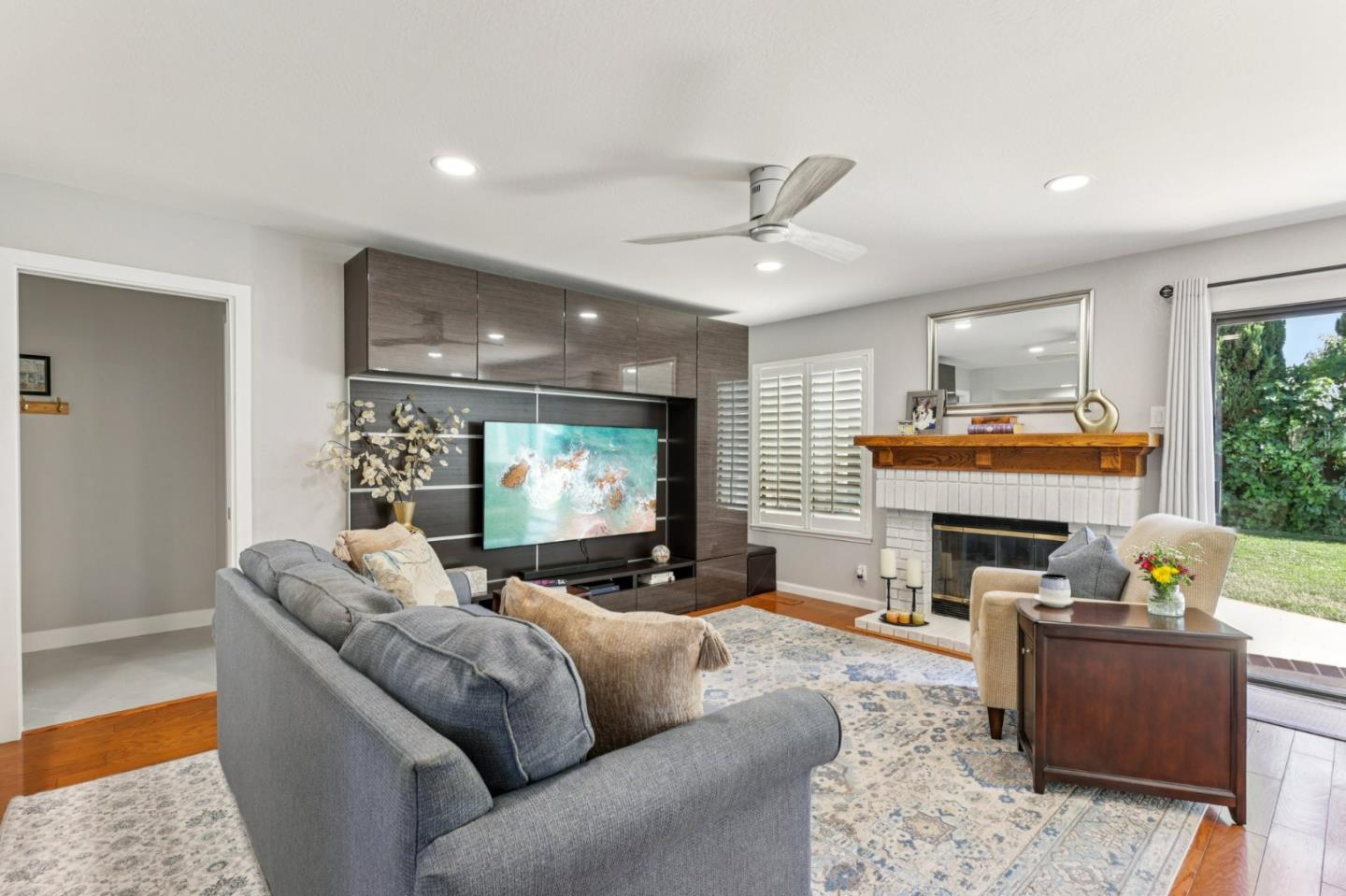 1554 Gilbert Place