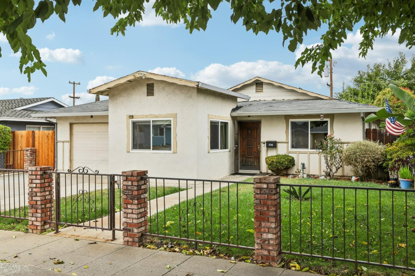 2748 Aida Avenue